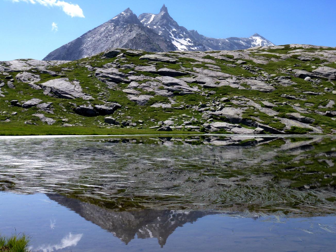 Dents D’ambin : reflet sur un des lacs Perrin